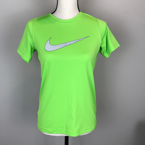 🌴 Nike Dri Fit Green T shirt - Picture 2 of 4